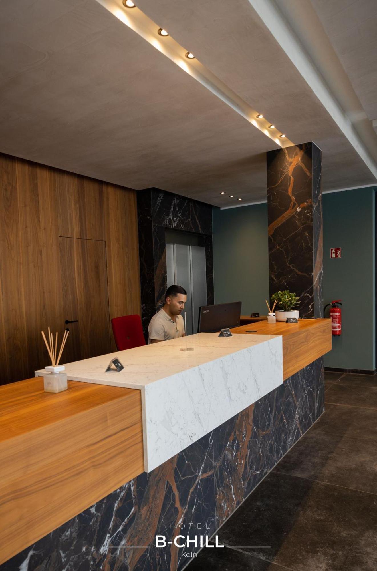 B-Chill Cologne Hotell Exteriör bild