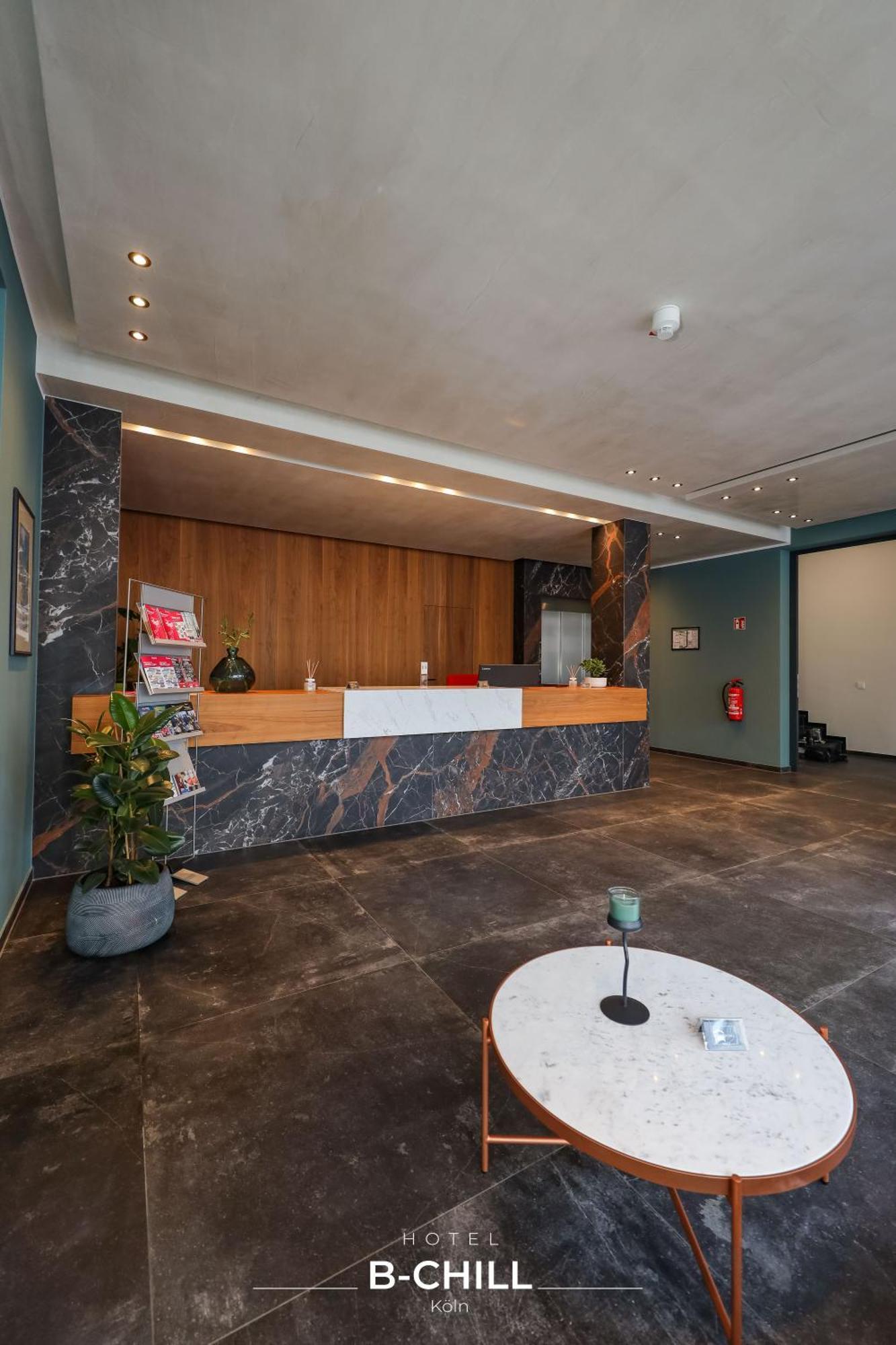 B-Chill Cologne Hotell Exteriör bild
